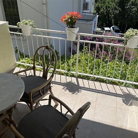 Apartmani Neda Bane Petrovac Ngoại thất bức ảnh