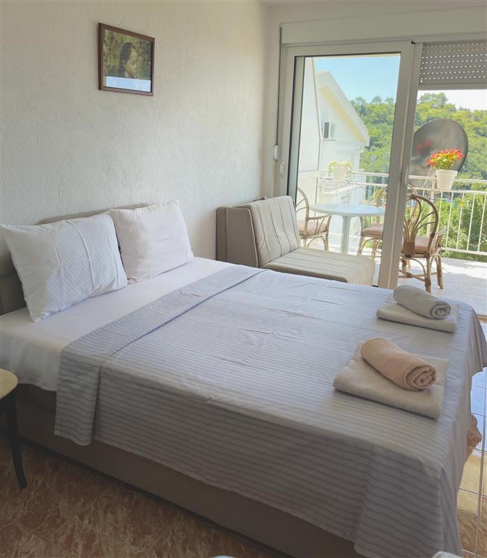 Apartmani Neda Bane Petrovac Ngoại thất bức ảnh