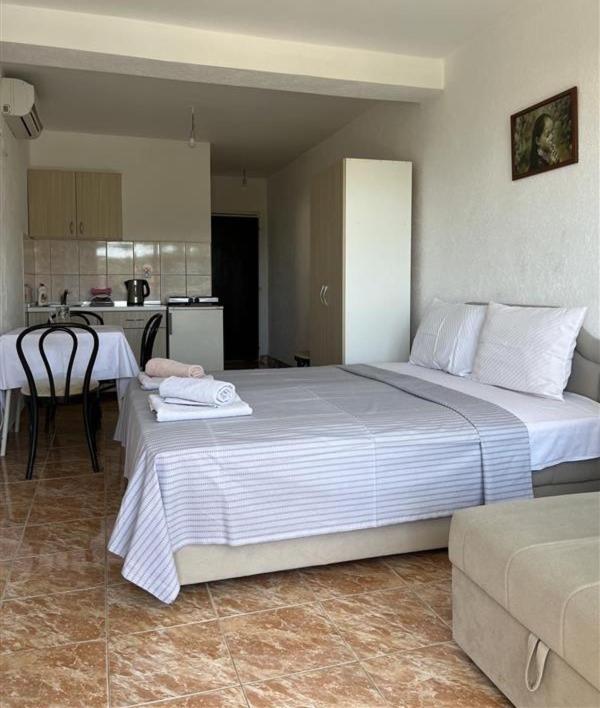 Apartmani Neda Bane Petrovac Ngoại thất bức ảnh