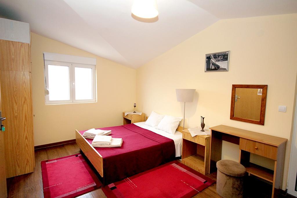 Apartmani Neda Bane Petrovac Phòng bức ảnh