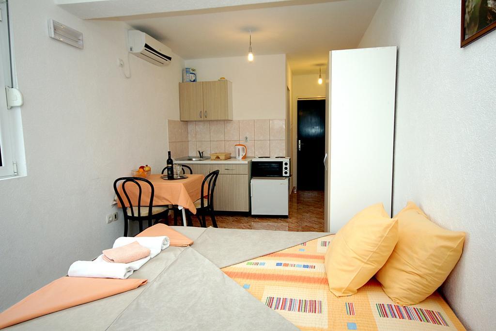 Apartmani Neda Bane Petrovac Phòng bức ảnh