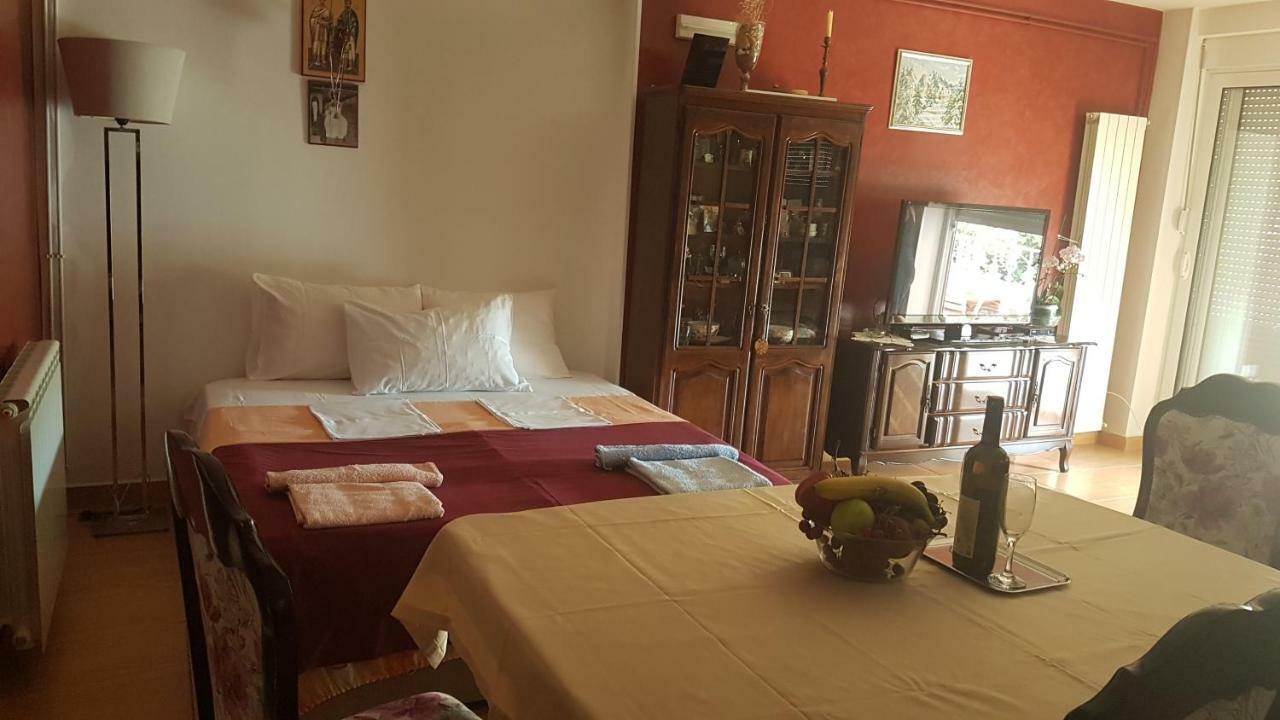 Apartmani Neda Bane Petrovac Ngoại thất bức ảnh