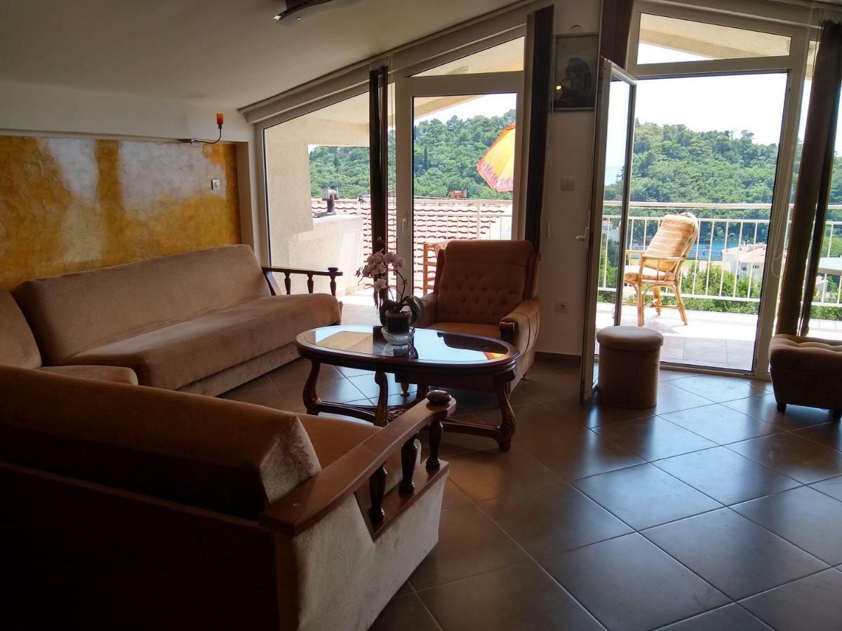 Apartmani Neda Bane Petrovac Ngoại thất bức ảnh