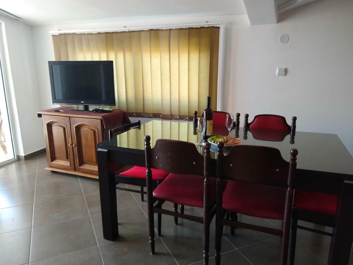Apartmani Neda Bane Petrovac Ngoại thất bức ảnh