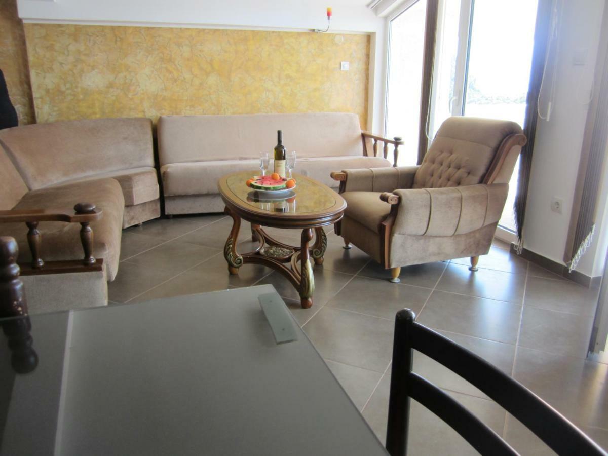 Apartmani Neda Bane Petrovac Ngoại thất bức ảnh