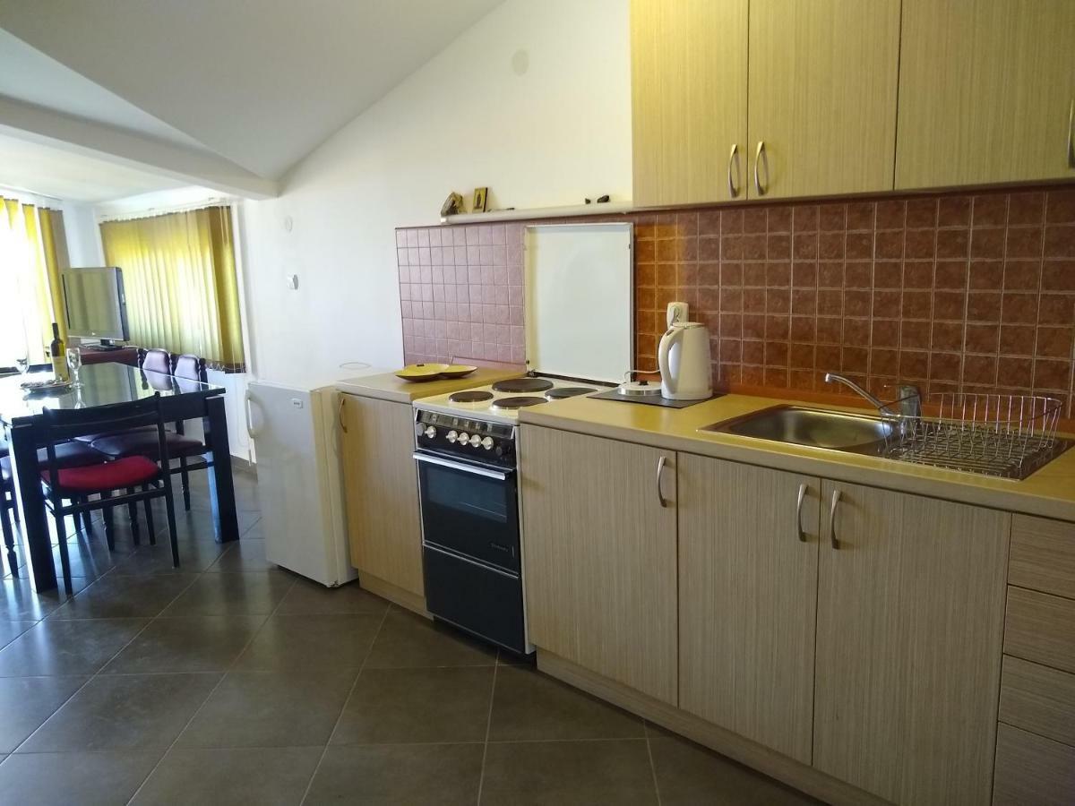 Apartmani Neda Bane Petrovac Ngoại thất bức ảnh