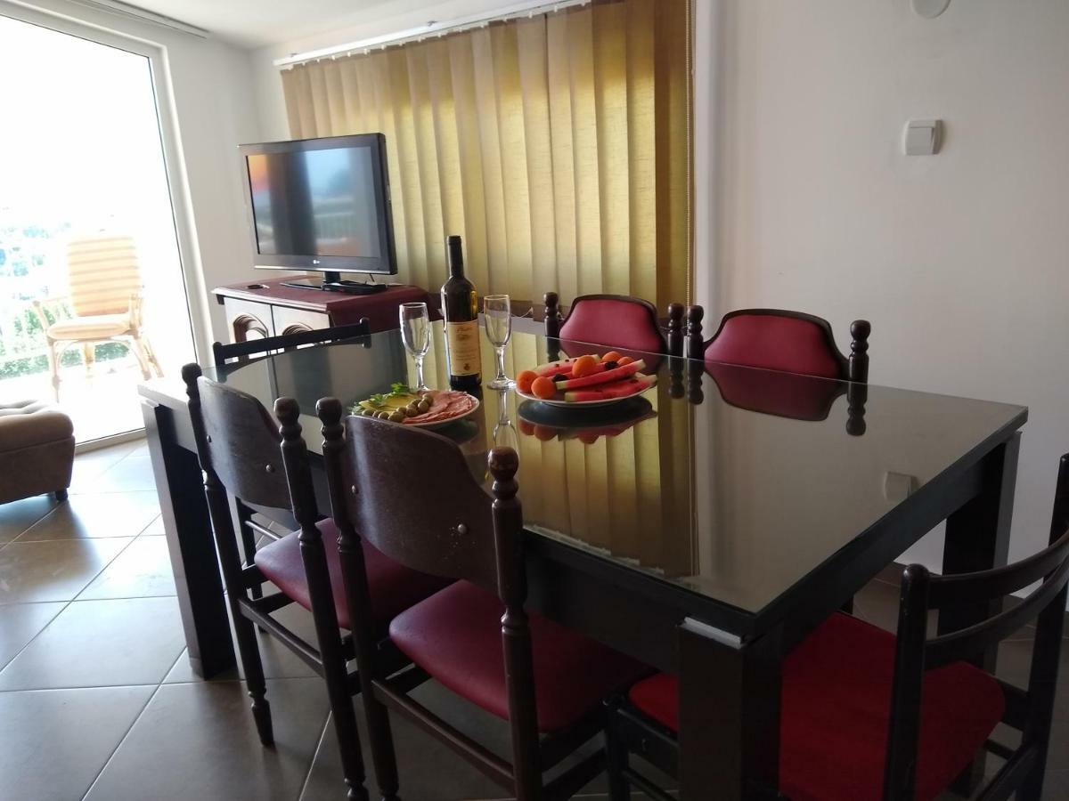 Apartmani Neda Bane Petrovac Ngoại thất bức ảnh