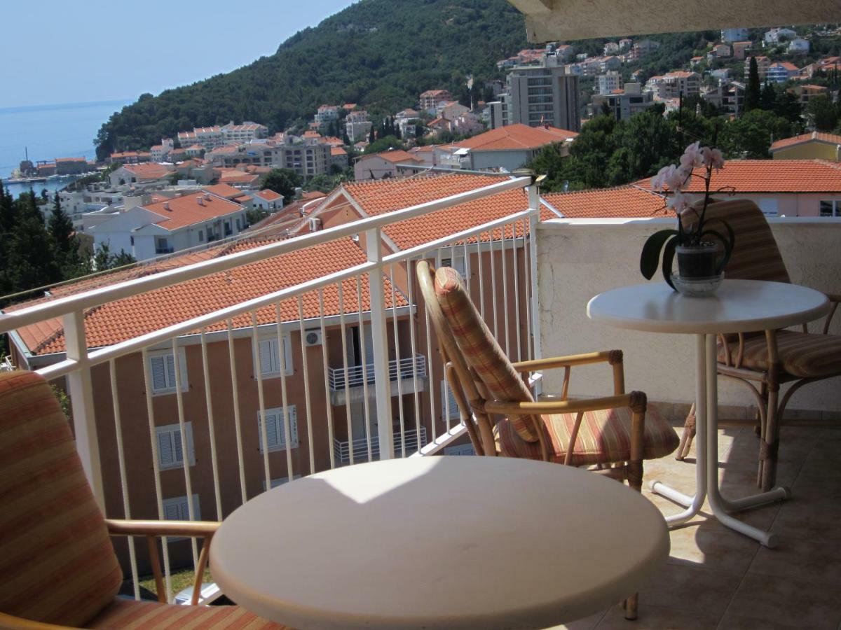 Apartmani Neda Bane Petrovac Ngoại thất bức ảnh