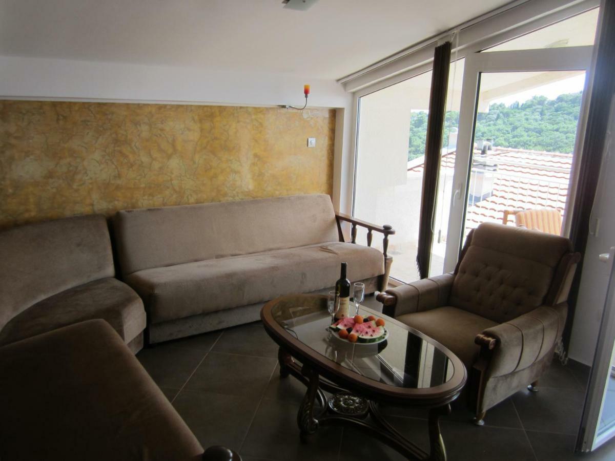 Apartmani Neda Bane Petrovac Ngoại thất bức ảnh