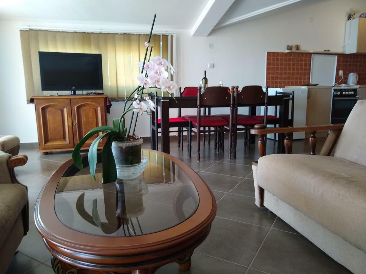 Apartmani Neda Bane Petrovac Ngoại thất bức ảnh
